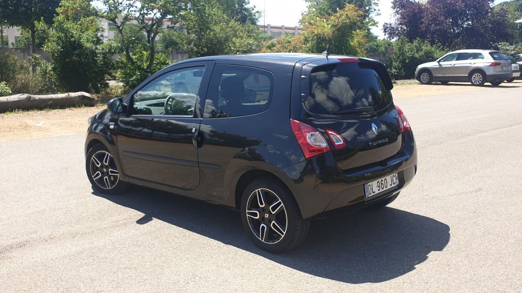 Renault twingo limited lyon mobilité - Location de Véhicules Utilitaires à Lyon - Votre Solution de Mobilité g